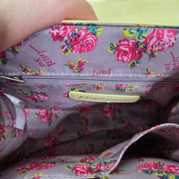 Betsey Johnson XOMandy‎ Top handle Bag Purse Y2k Style Butter Yellow - Picture 13 of 13